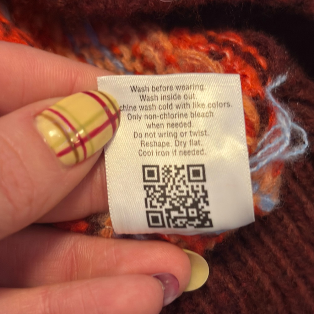 Festive Raglan Pullover Knit Sweater with Designs - Picture 8 of 8
